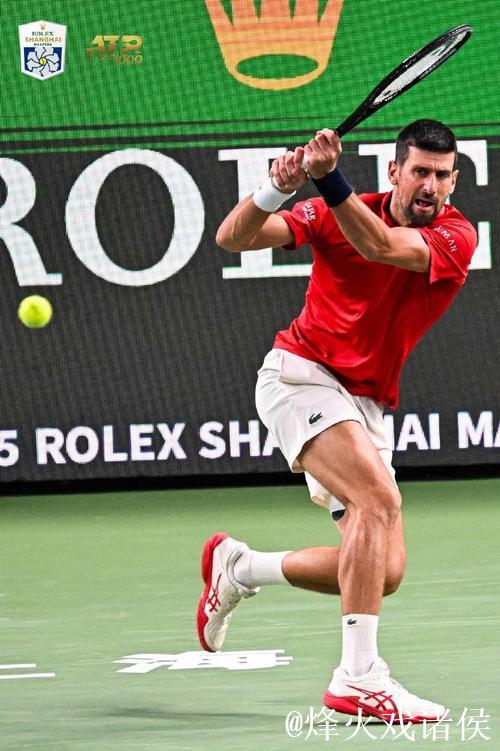 上海大师赛：德约科维奇鏖战三盘晋级八强